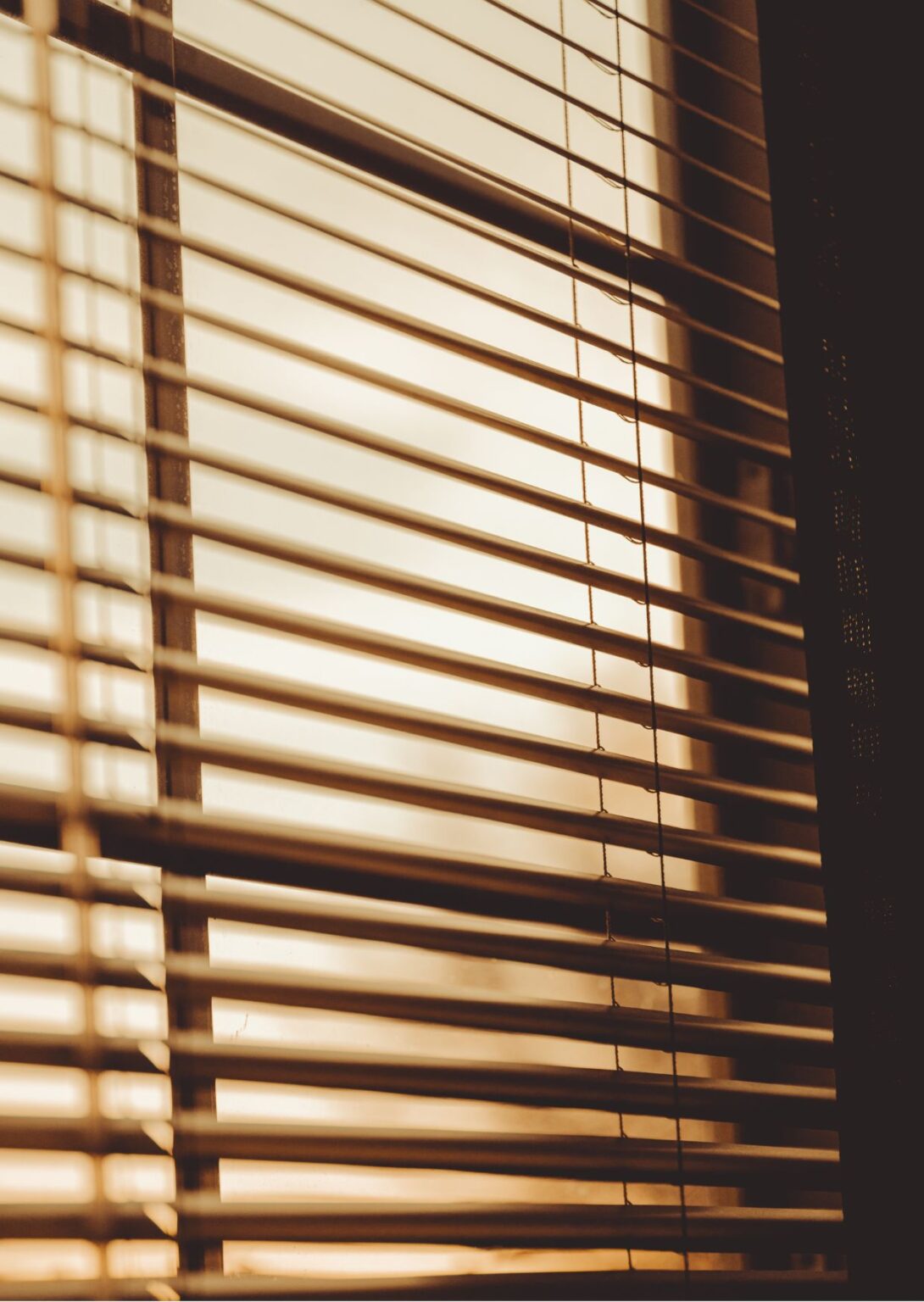 Choose Best Blinds b/w Cordless vs Motorized