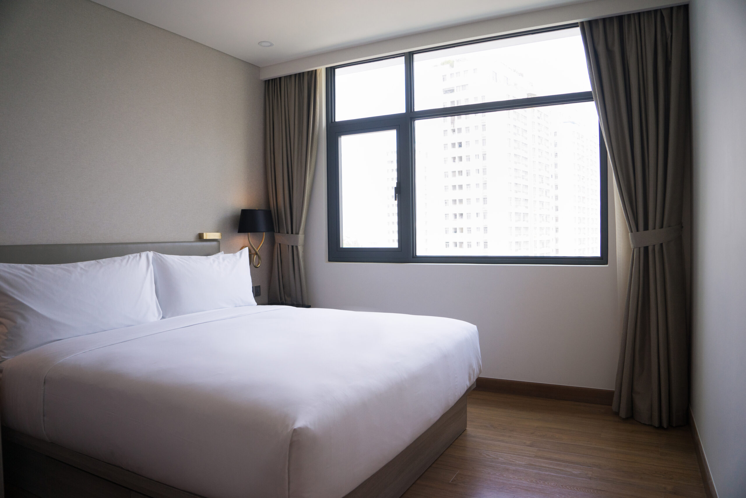 Bedroom Modern Motorized Shades